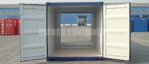Tunnel container with doors at both ends